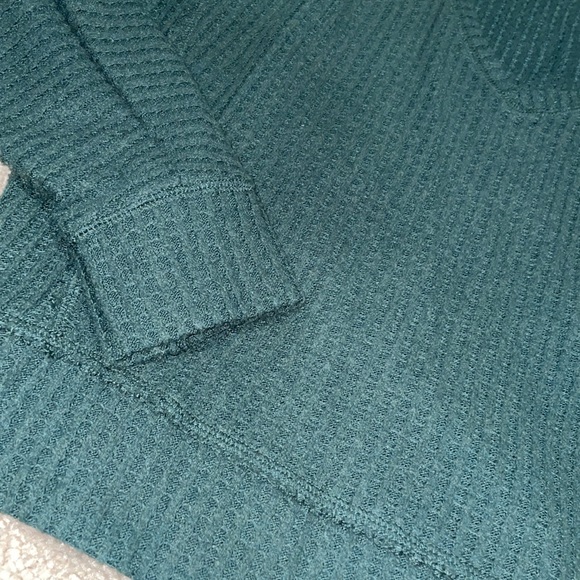 Green dolman sleeve v neck sweater a&f - Picture 4 of 5